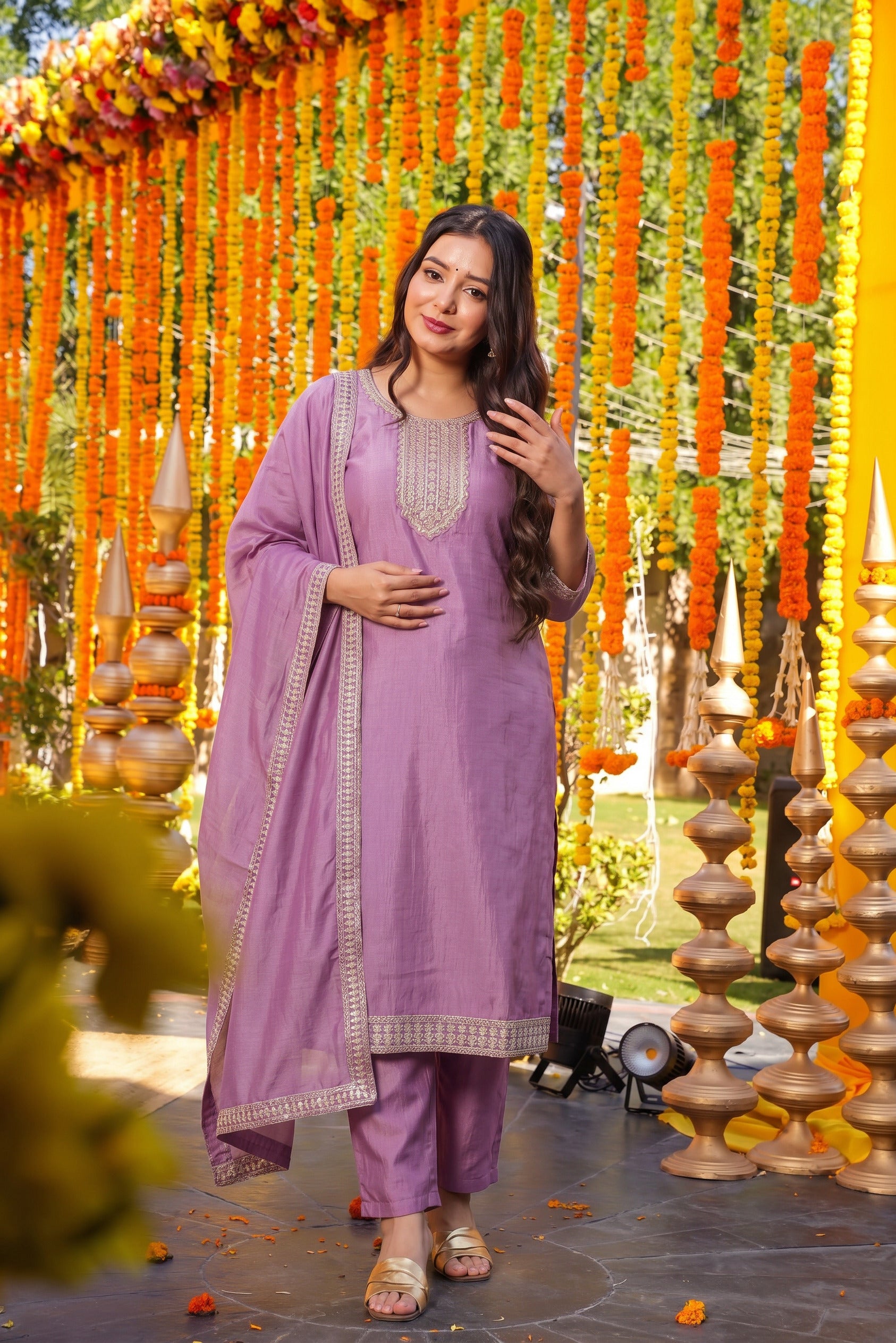 Lavender Straight Kurta Pant Set with Zari Embroidered Yoke & Dupatta