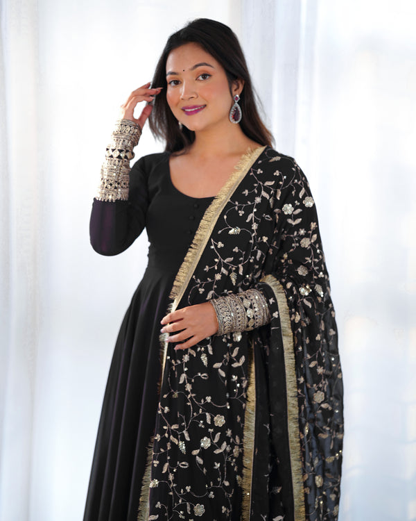 Presenting Black Georgette Gown Dupatta Full Set With Pent Ready To Wear