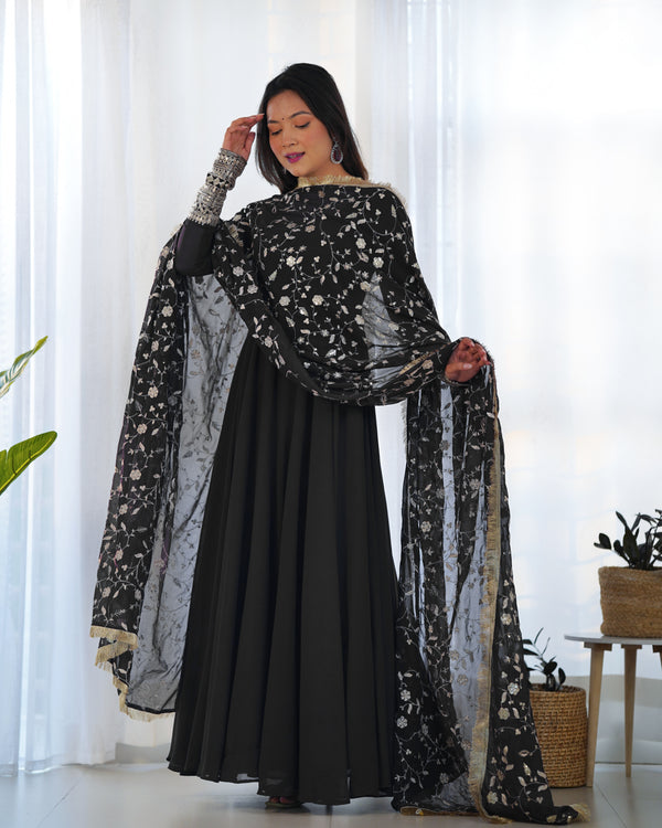 Presenting Black Georgette Gown Dupatta Full Set With Pent Ready To Wear