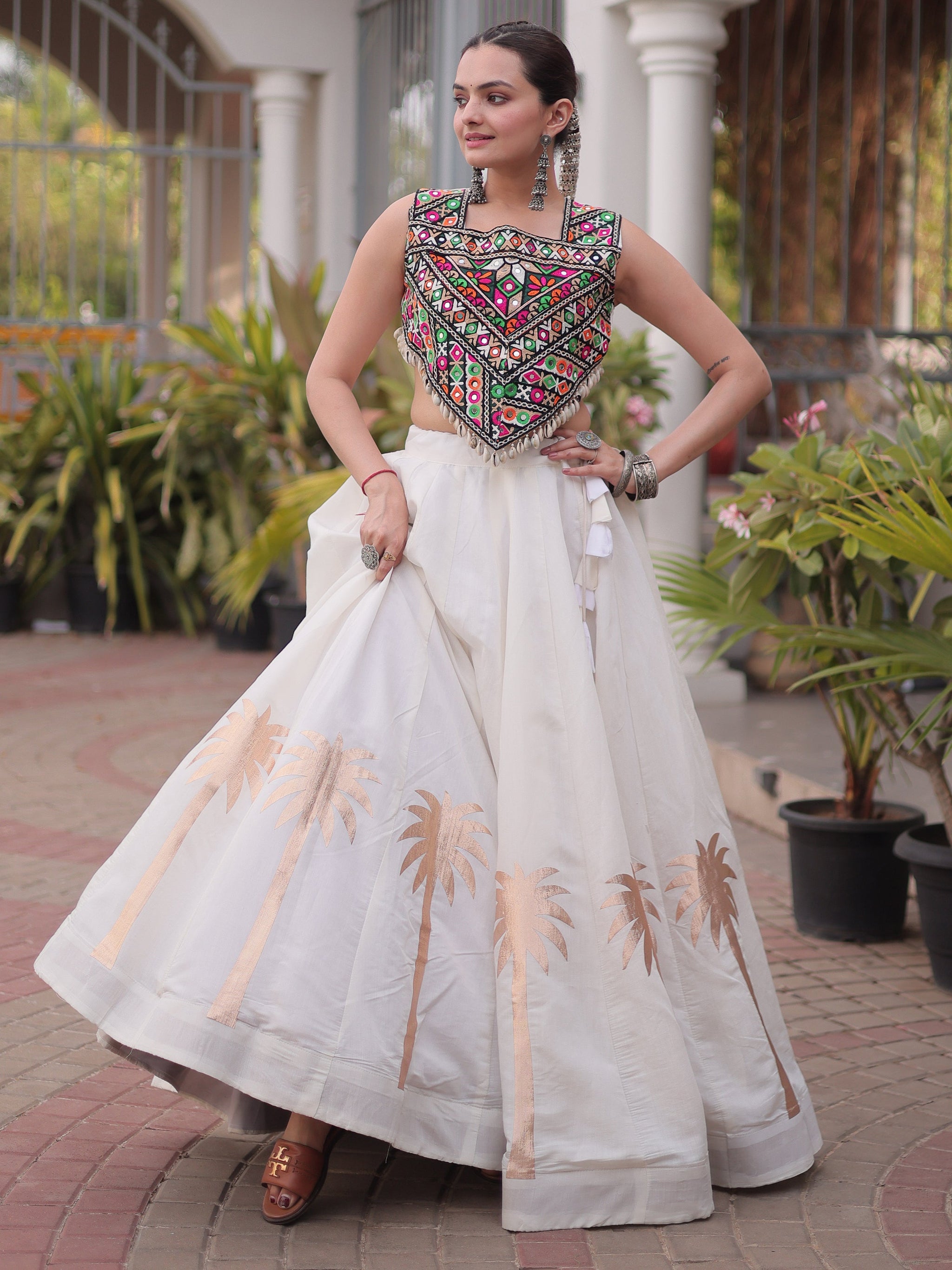 Dazzling White Silk Navratri Wear Lehenga With Gamthi Work Blouse