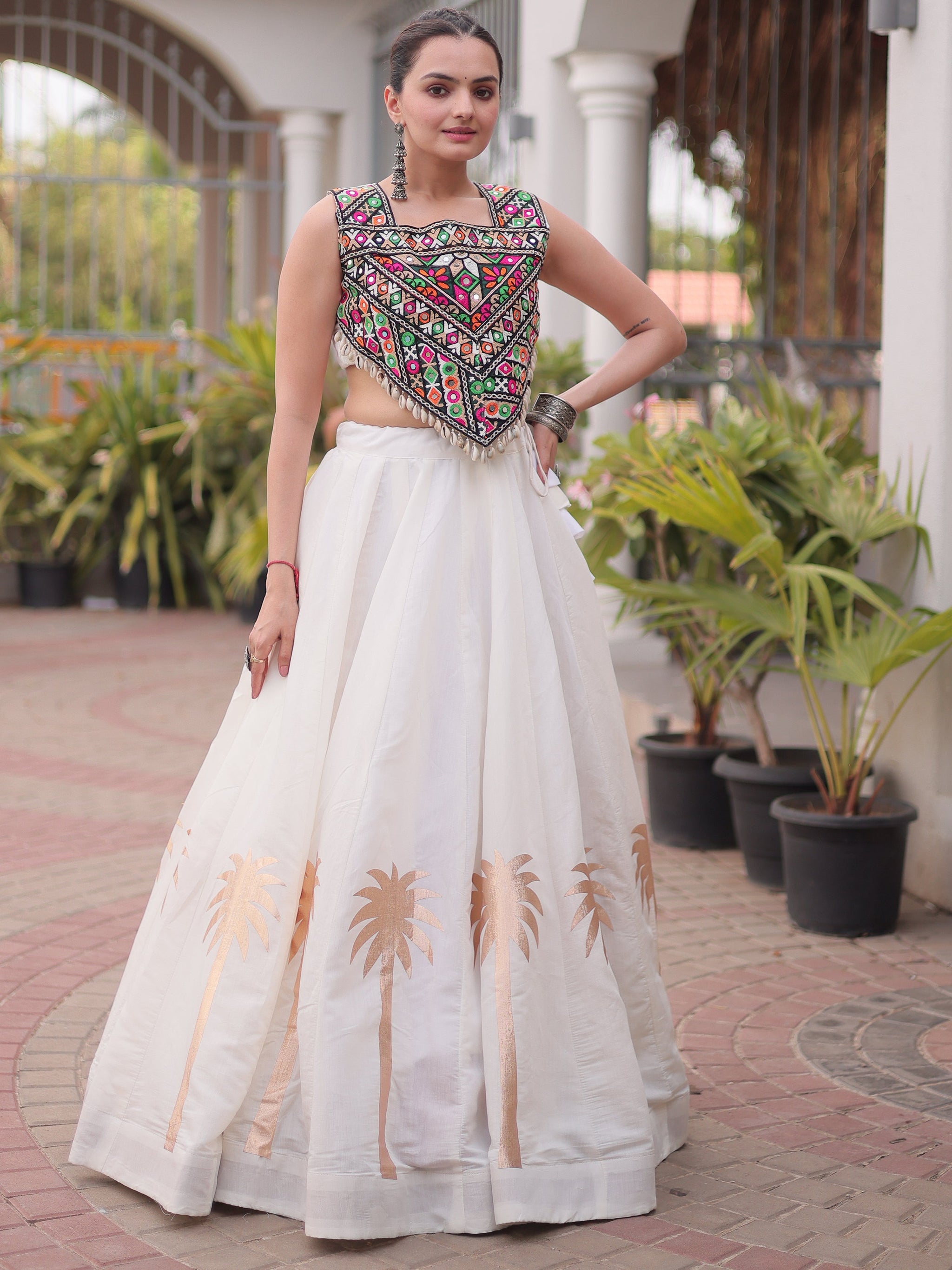 Dazzling White Silk Navratri Wear Lehenga With Gamthi Work Blouse