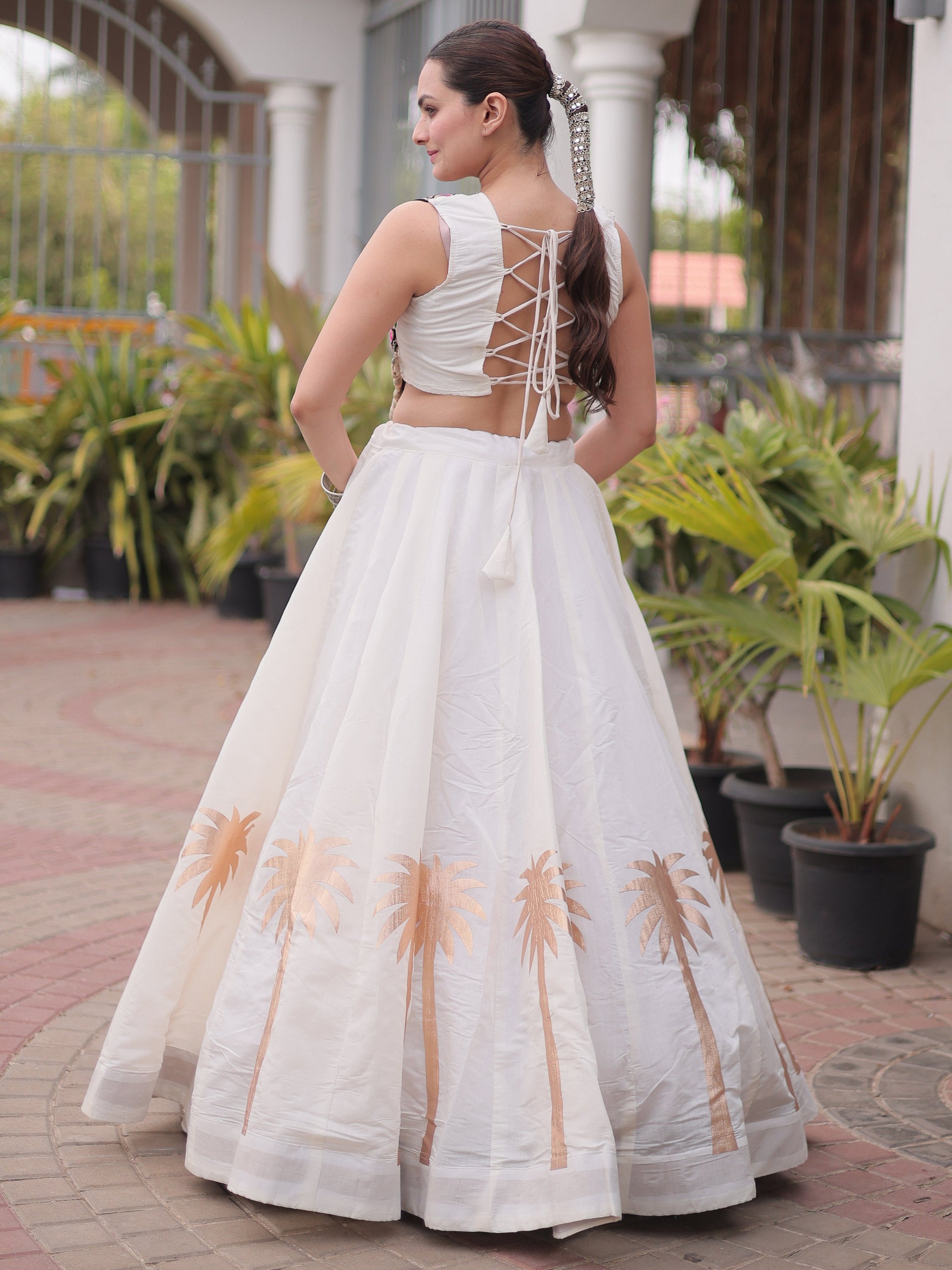 Dazzling White Silk Navratri Wear Lehenga With Gamthi Work Blouse