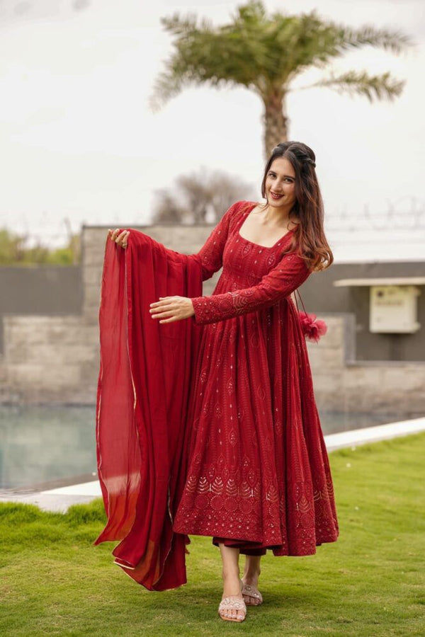 formal puja dress Wondering How to Dazzle this Durga Puja? The Loom Has 6 Outfit Ideas to Shine Bright!