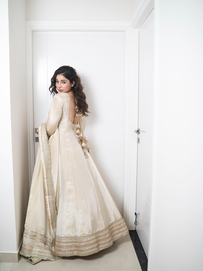 Elegant Anarkali Gown Set – Perfect for Weddings & Diwali